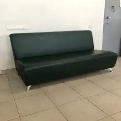 Диван зеленый кожзам 1300 Б/У в Тольятти